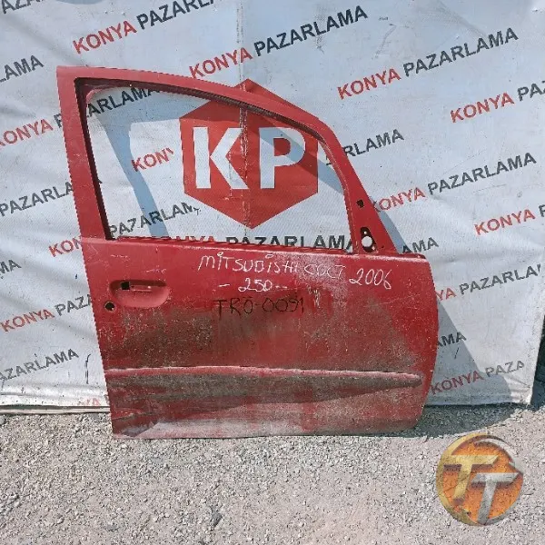 Mitsubishi Colt sağ ön kapı Trö-0091