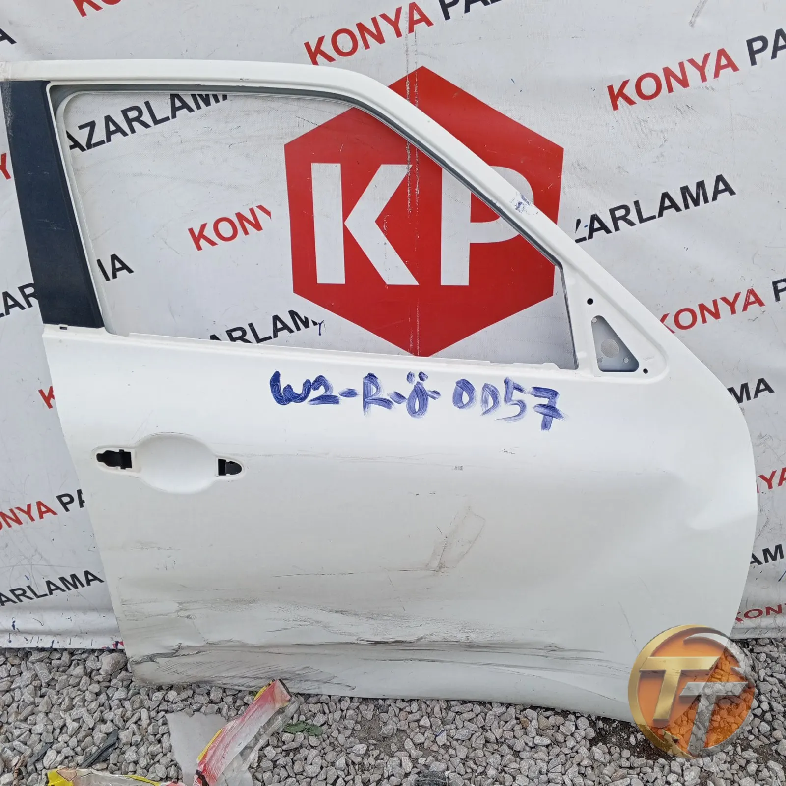NİSSAN JUKE SAĞ ÖN KAPI W2-R-Ö-0057
