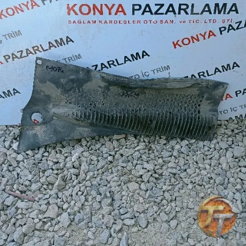 Nissan ön cam ızgarası P-1074