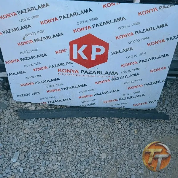 Nissan Primera kaput çıtası P-0348
