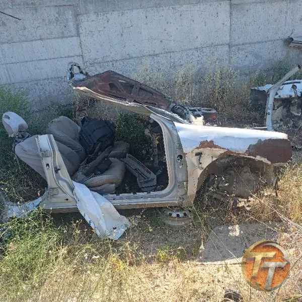 Nissan Primera şase