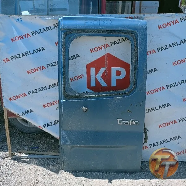 Renault Trafic sağ bagaj kapağı F-0130