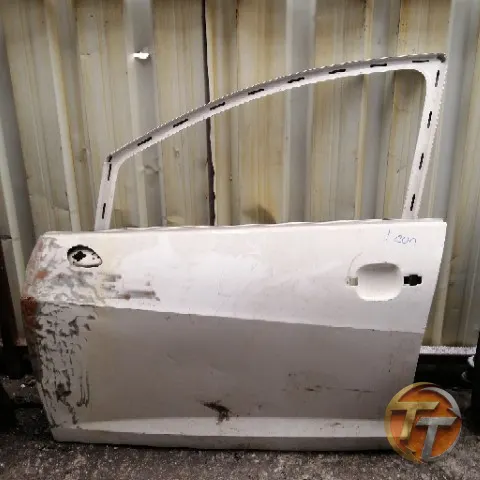 SEAT LEON sol ön kapı Elö-0111 Esan