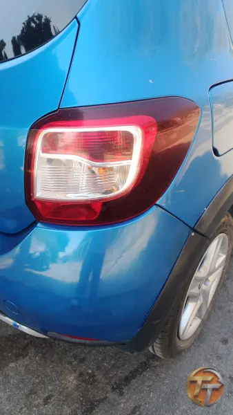 Dacia Sandero. Sağ arka stop