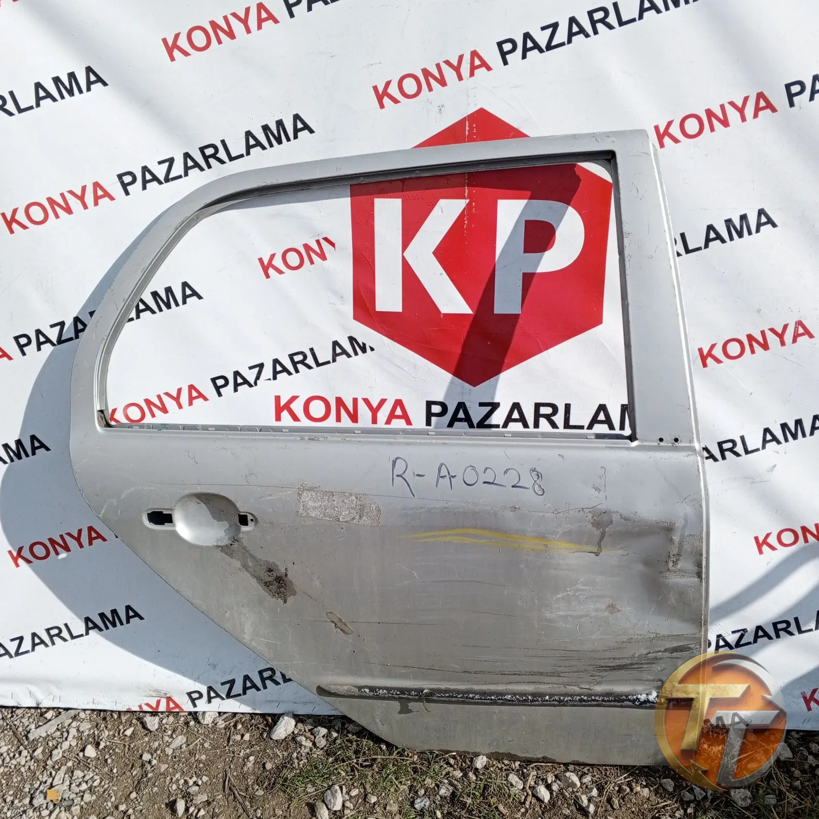 SKODA OCTİVİA SAĞ ARKA KAPI R-A-0228