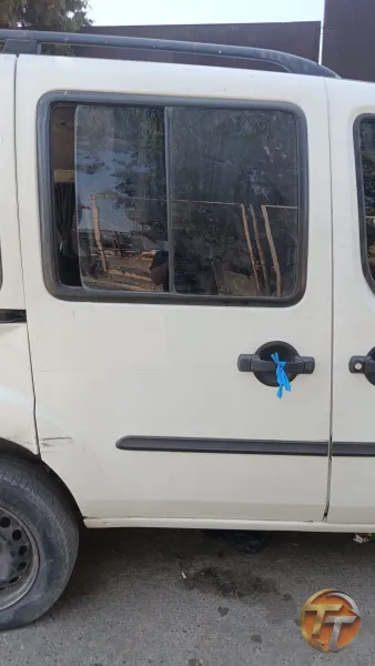 Fiat Doblo sağ arka kapı sürgülü