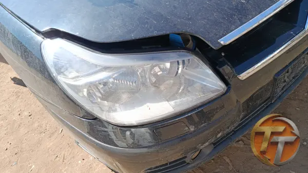 Citroen c. Beş sağ ön far.