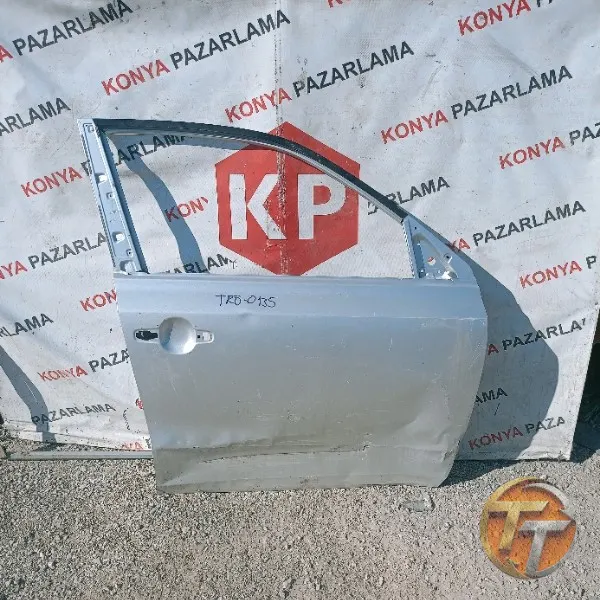 Suzuki Vitara sağ ön kapı Trö-0135