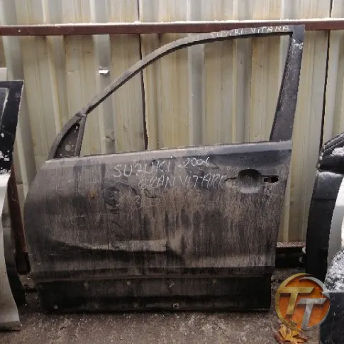 Suzuki Vitara sol ön kapı Elö-0093 Esan