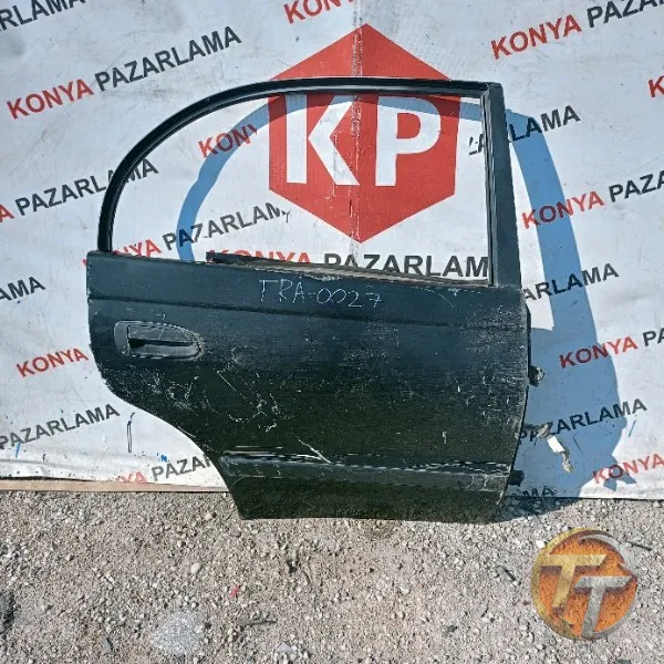 Toyota Carina sağ arka kapı Tra-0027