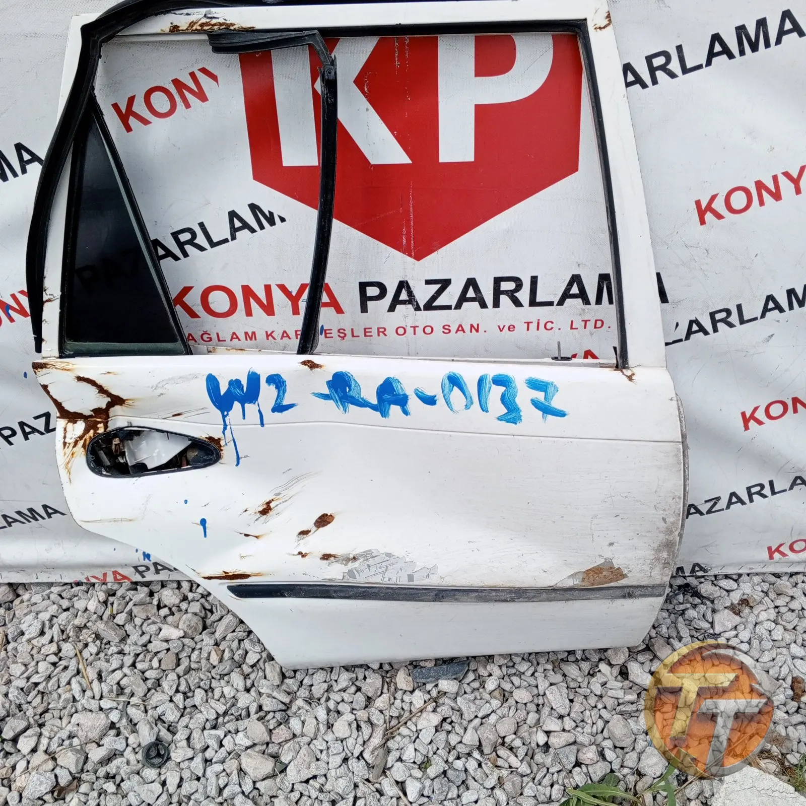 TOYOTA COROLLA AE 101 SAĞ ARKA KAPI W2-R-A-0137