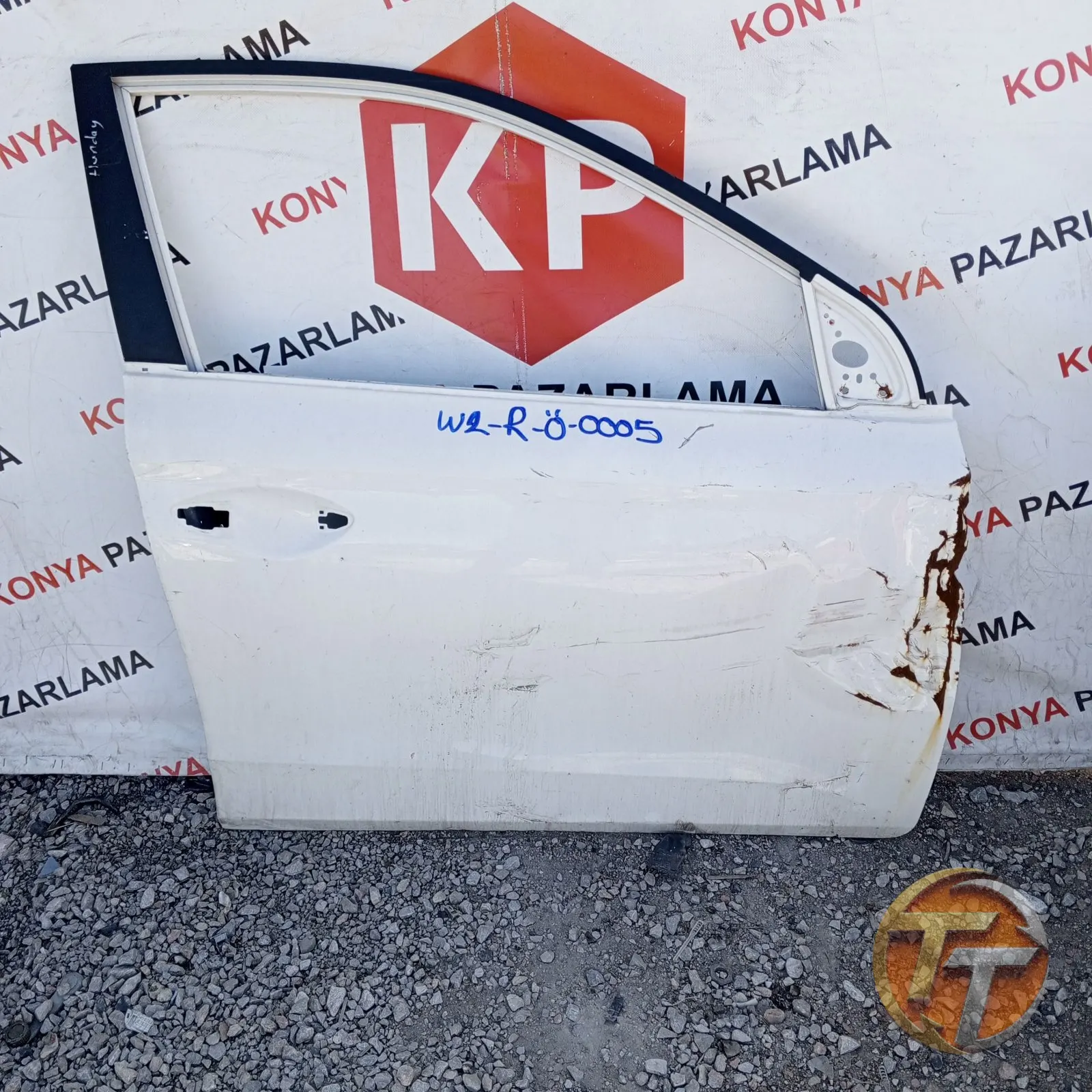 TOYOTA COROLLA SAĞ ÖN KAPI R-Ö-0005 W2