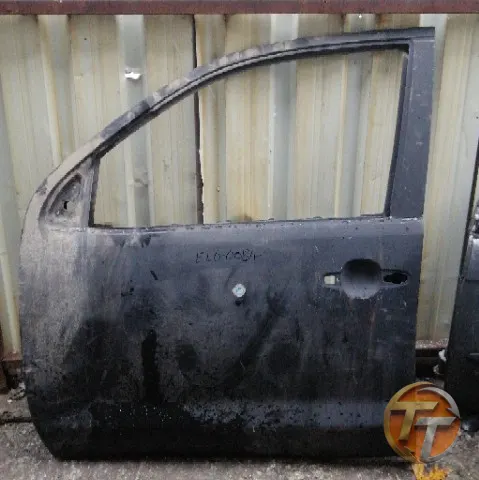 TOYOTA Hilux sol ön kapı Elö-0084 Esan