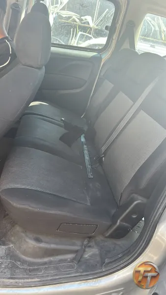 Fiat Doblo arka üçlü koltuk