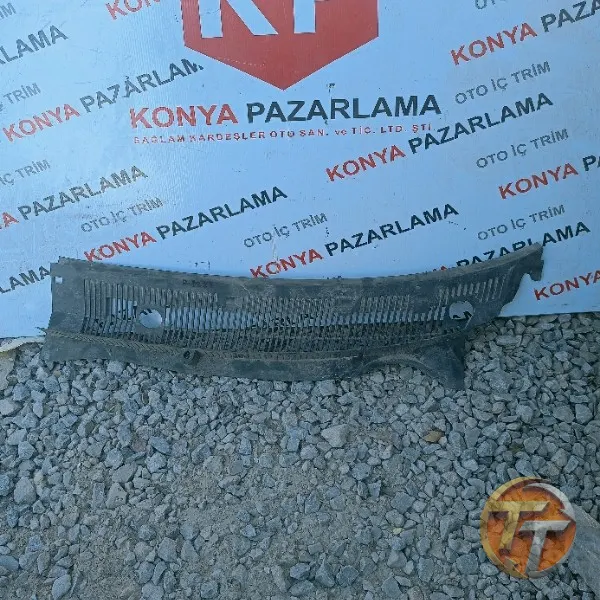 Volkswagen Bora ön cam ızgarası P-1288