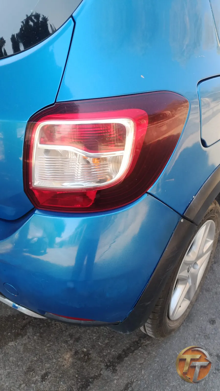 Dacia Sandero. Sağ arka stop