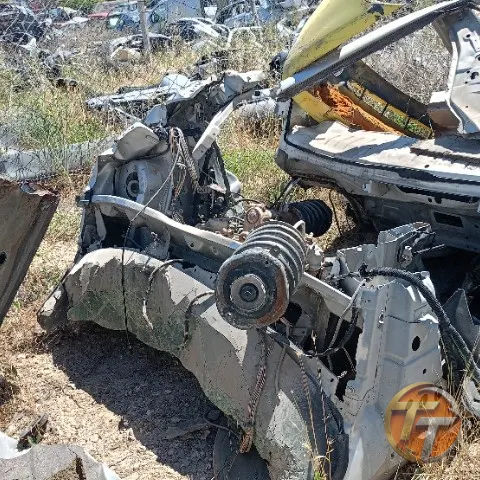 Peugeot 205 ön şase