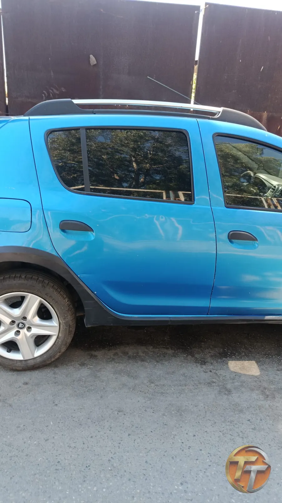 Dacia Sandero sağ arka kapı