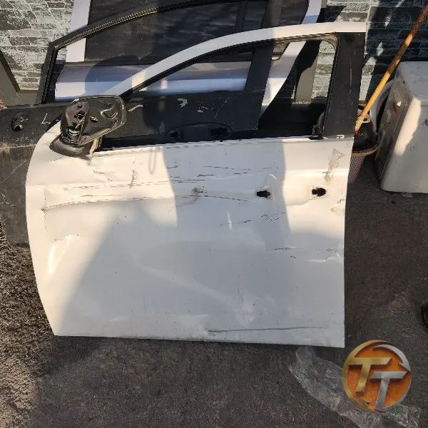 Peugeot 301 sol ön kapı yznön