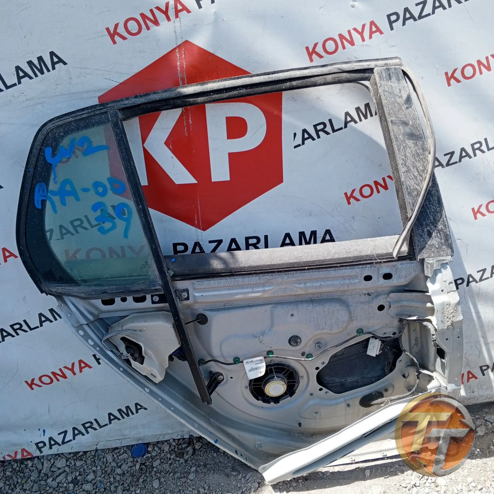 VOLKSWAGEN GOLF 5 SAĞ ARKA KAPI R-A-0039 W2