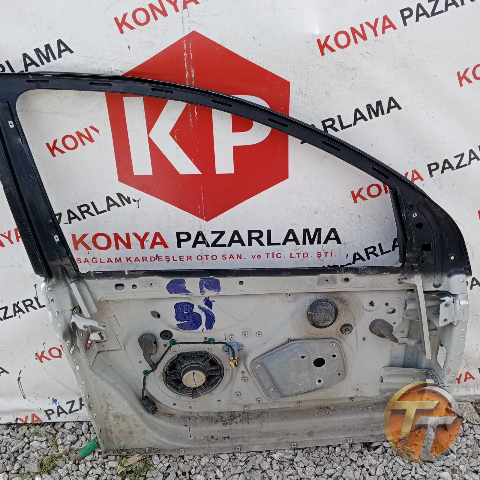 VOLKSWAGEN GOLF 5 SAĞ ÖN KAPI W2-R-Ö-0051