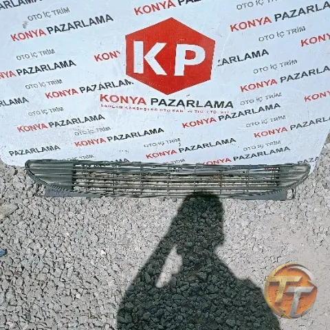 Peugeot 307 ön tampon ızgarası P-1042