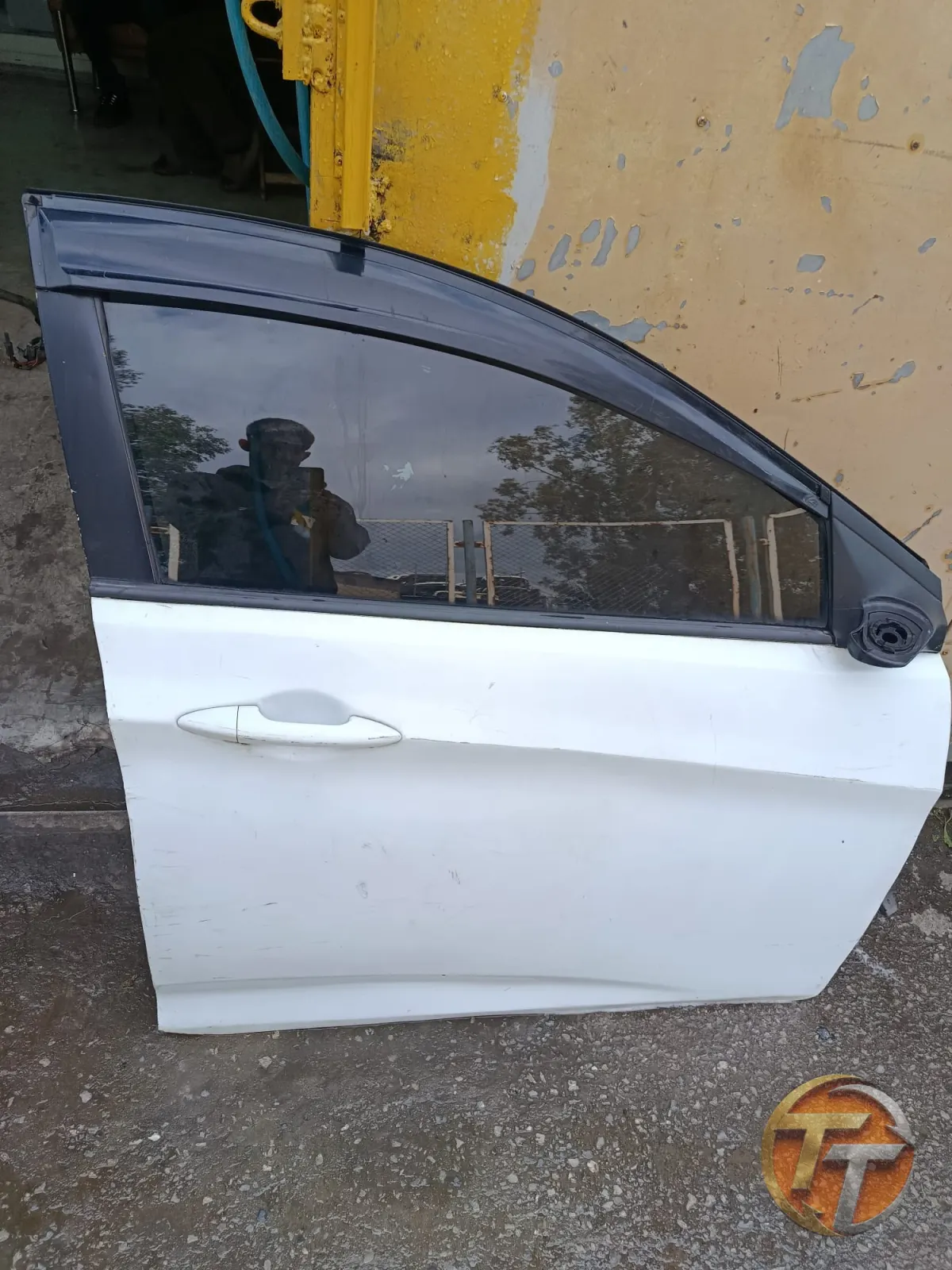 Hyundai Accent Blue sağ ön kapı dolu hatasız