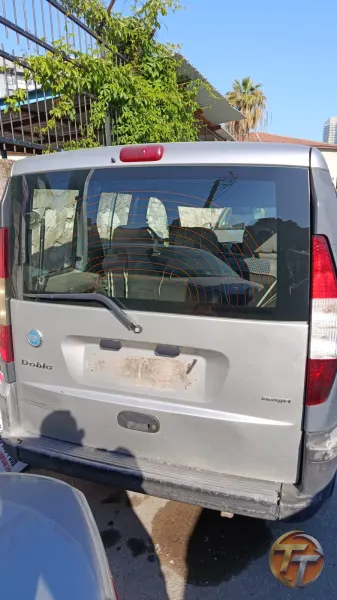 Fiat Doblo bagaj kapağı