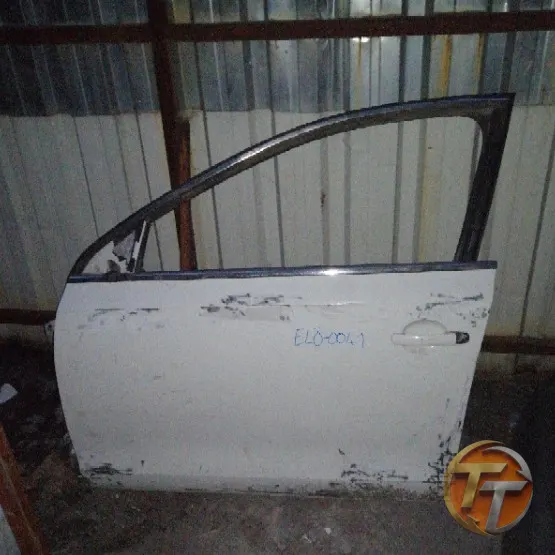 VOLKSWAGEN Jetta sol ön kapı Elö-0041 Esan