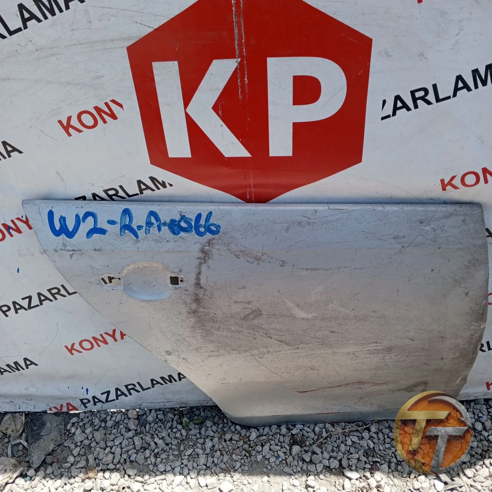 VOLKSWAGEN SAĞ ARKA KAPI SACI R-A-0066 W2