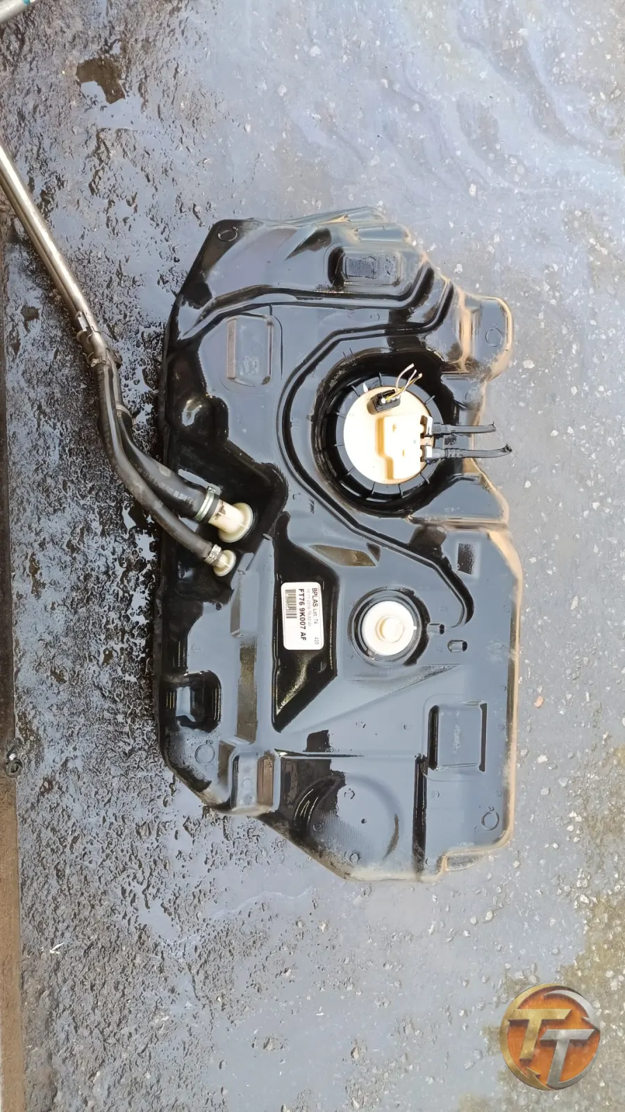 Ford courier mazot deposu