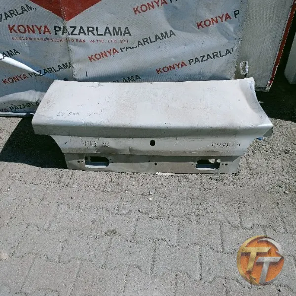 Renault 19 Europa bagaj kapağı Sb-896
