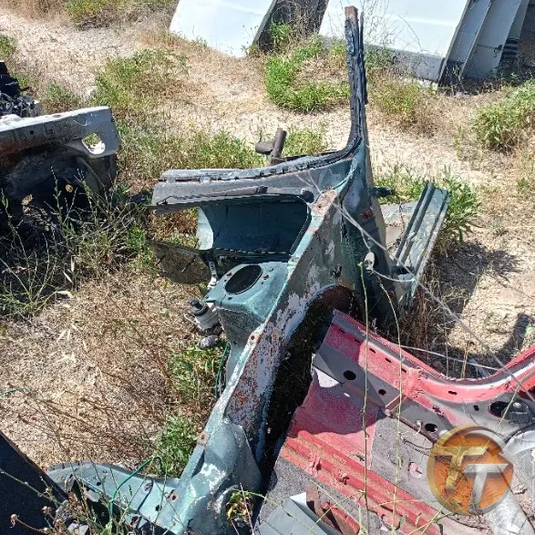 Renault 19 sol çeyrek şase