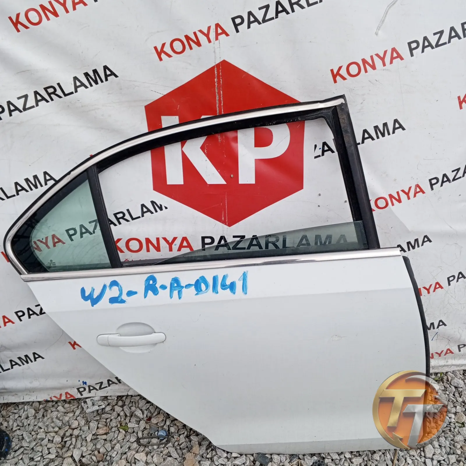 VOLSKWAGEN JETTA SAĞ ARKA KAPI W2-R-A-0141