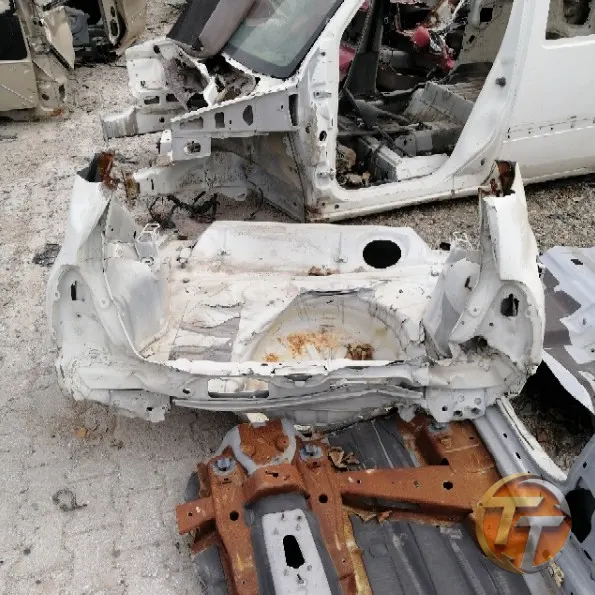 RENAULT CLİO 2 HB arka şase Çel-038
