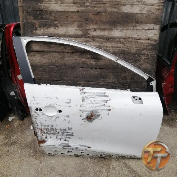RENAULT CLİO 4 sağ ön kapı Erö-0170 Esan