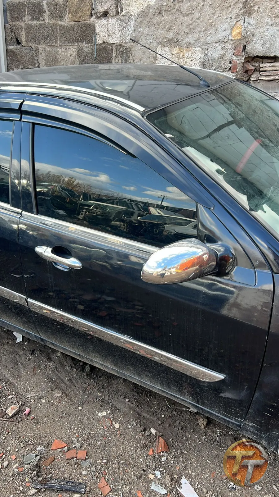 Ford Focus 1 sağ ön kapı dolu