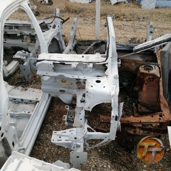 RENAULT FLUENCE sol ön çeyrek şase Çel-243