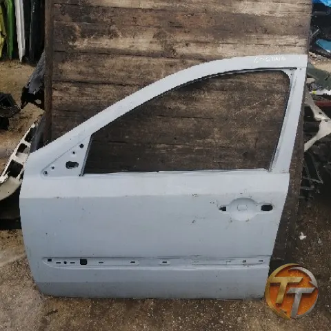 RENAULT LAGUNA 2 sol ön kapı Elö-0200 Esan