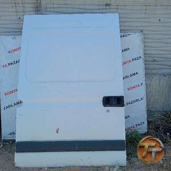 Renault Master sağ arka kapı