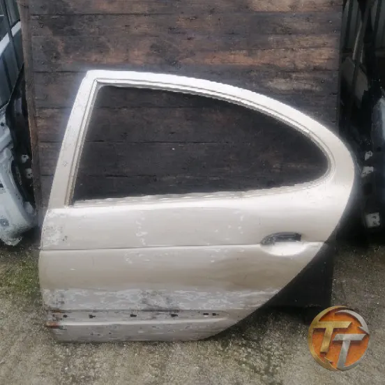 RENAULT MEGANE 1 sol arka kapı Ela-0180 Esan