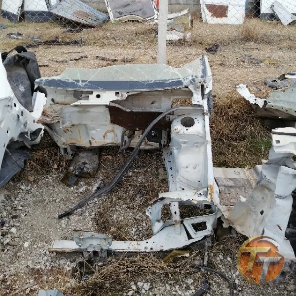 RENAULT MEGANE 1 sol ön çeyrek şase Çel-255
