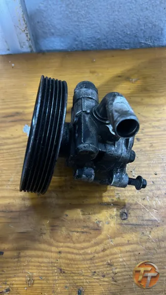 Ford fiesta direksiyon pompası