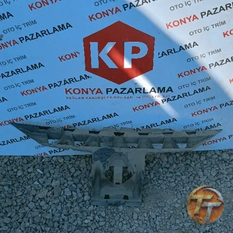 Renault Megane 2 ön tampon üst bakaliti P-0445