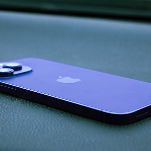 iPhone 14 Pro 128 GB — uzay siyahı