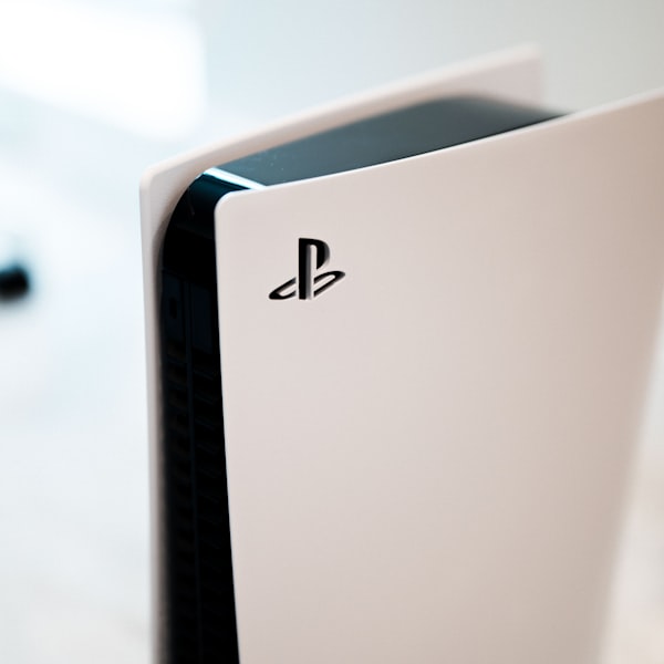 PlayStation 5 — iki kollu