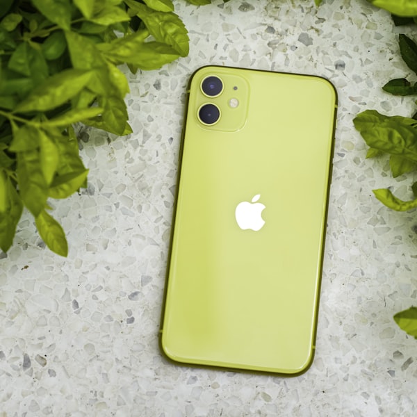 Yenilenmiş iPhone 12 64 GB
